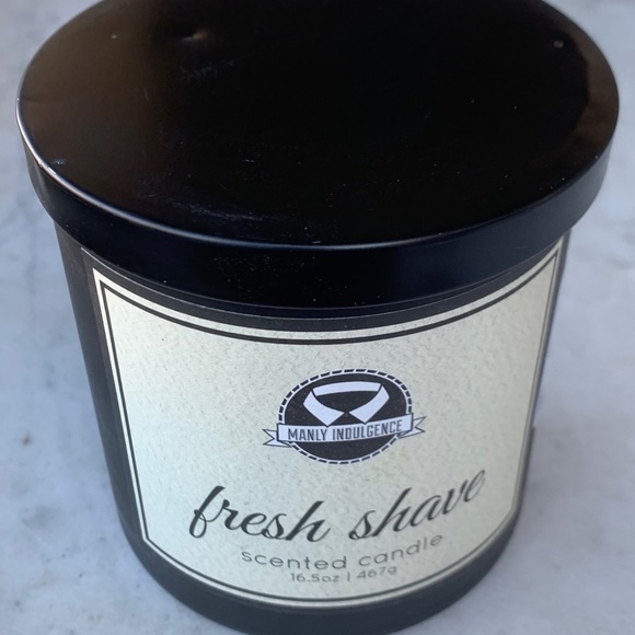 MANLY INDULGENCE CANDLE FRESH SHAVE NEIMAN MARCUS - Picture 2 of 3